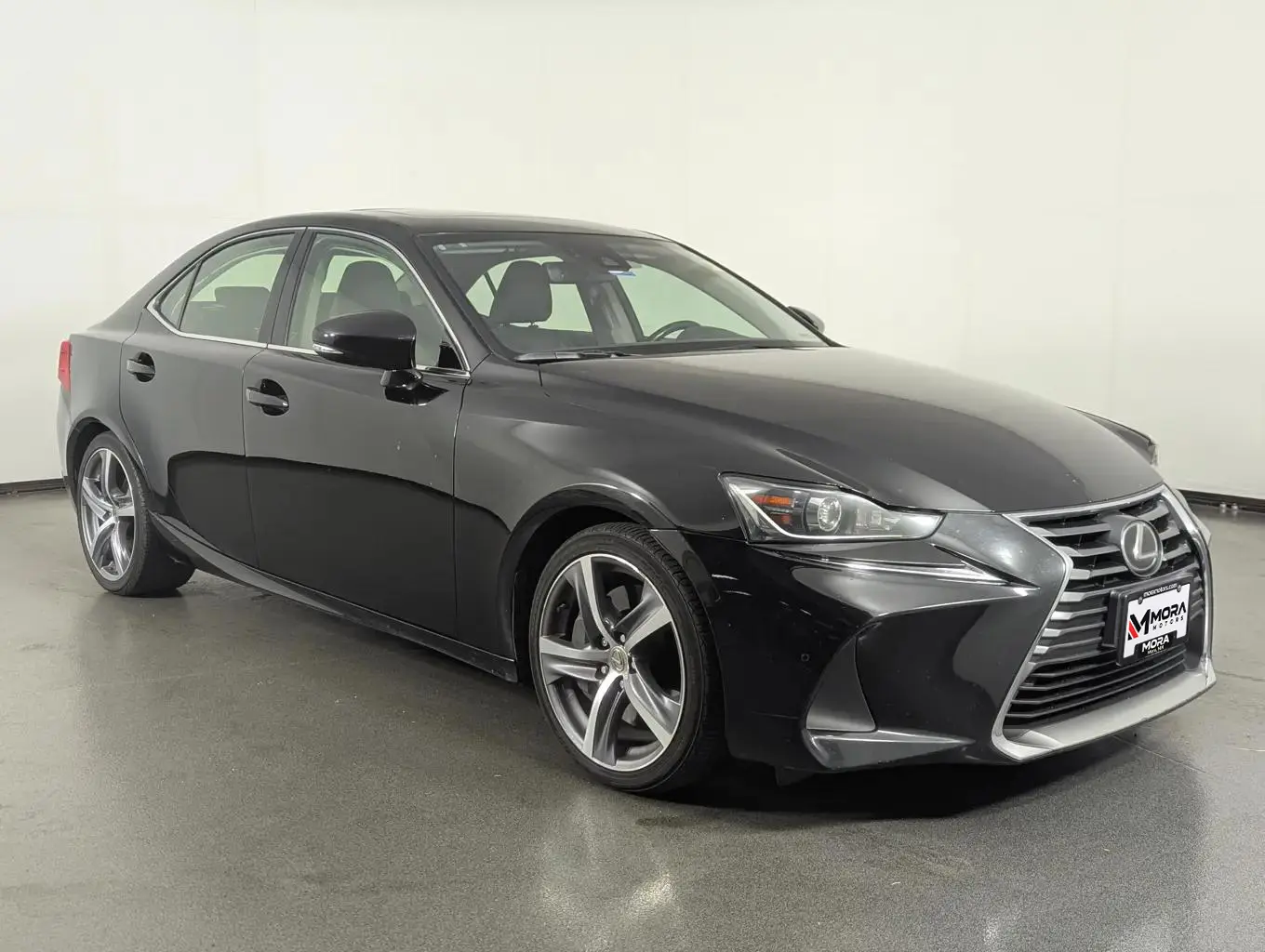 2017 Lexus IS 300 — photo 1